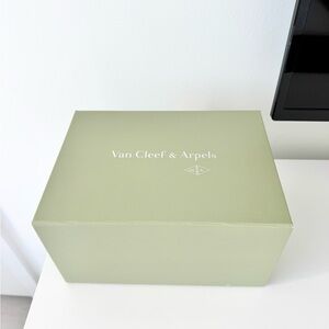 Van Cleef & Arpels Box